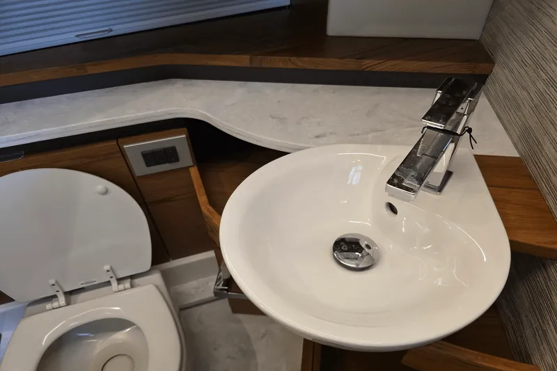 Slide: The Image of Tiara 48LE 2026 - 39