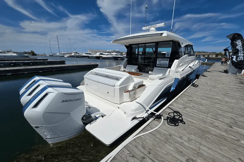 Slide: The Image of Tiara 48LE 2026 - 4