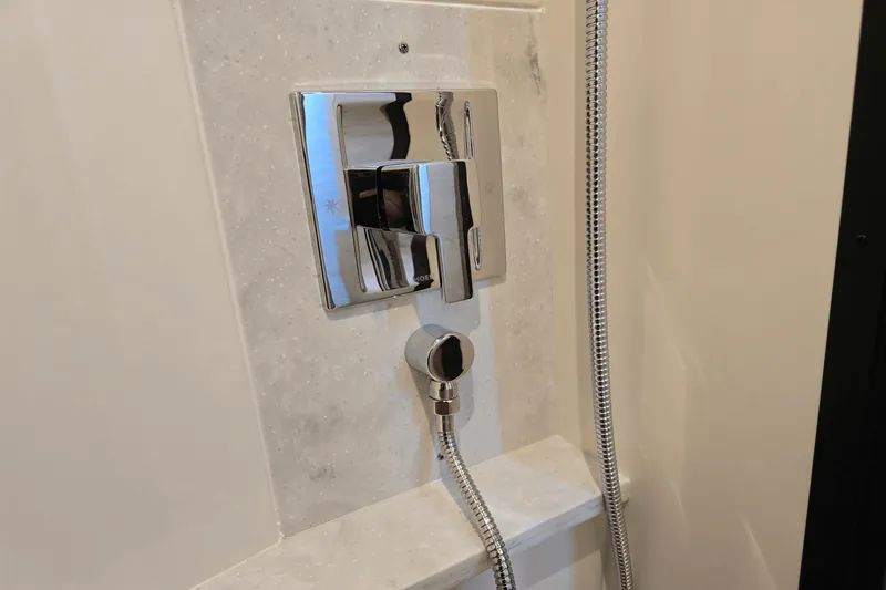 Slide: The Image of Tiara 48LE 2026 - 41