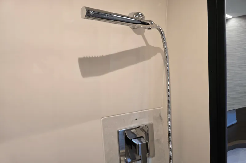 Slide: The Image of Tiara 48LE 2026 - 42