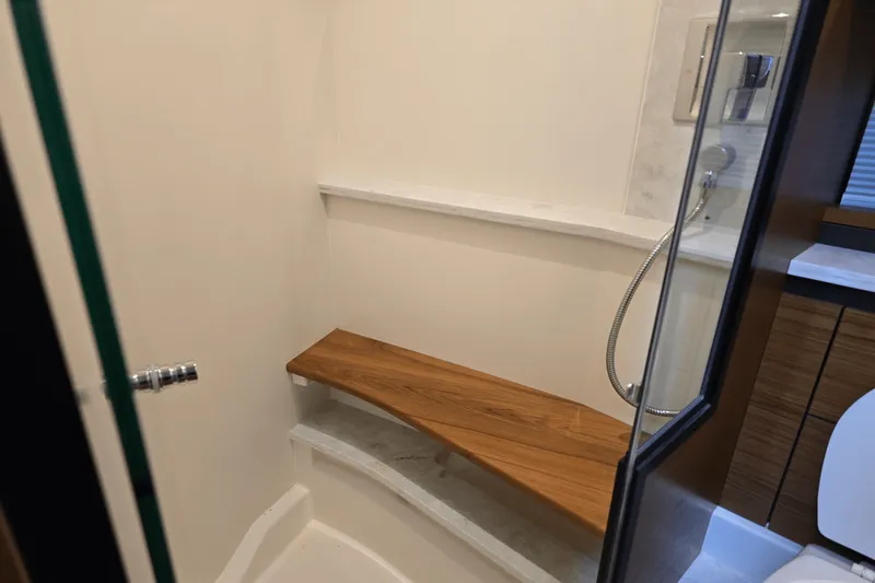 Slide: The Image of Tiara 48LE 2026 - 43