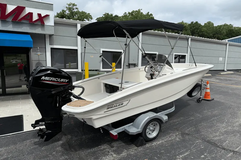 Slide: The Image of Boston Whaler 130 Super Sport 2025 - 2