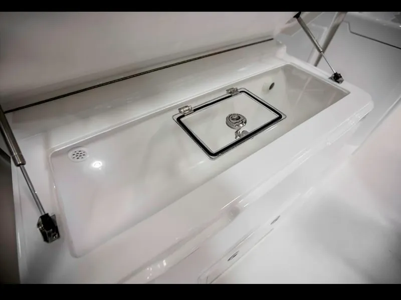 Slide: The Image of Albemarle 41 Express 2020 - 21