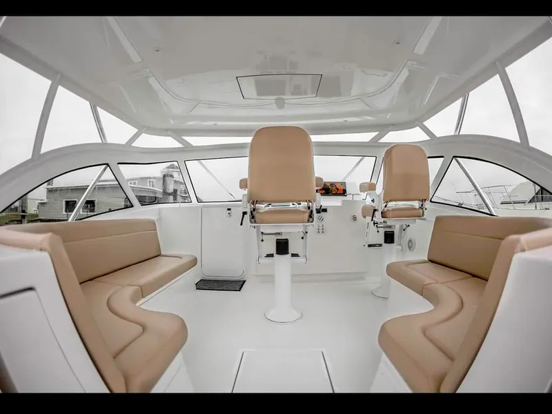 Slide: The Image of Albemarle 41 Express 2020 - 10