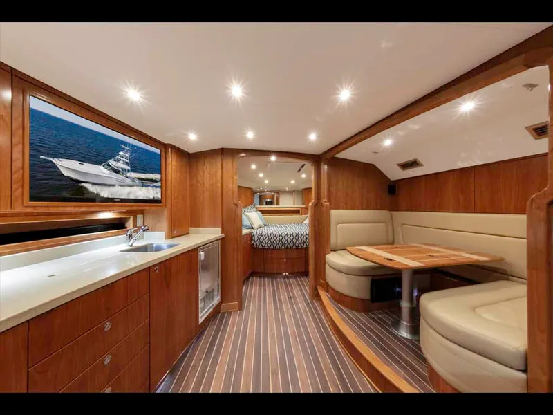 Slide: The Image of Albemarle 41 Express 2020 - 14