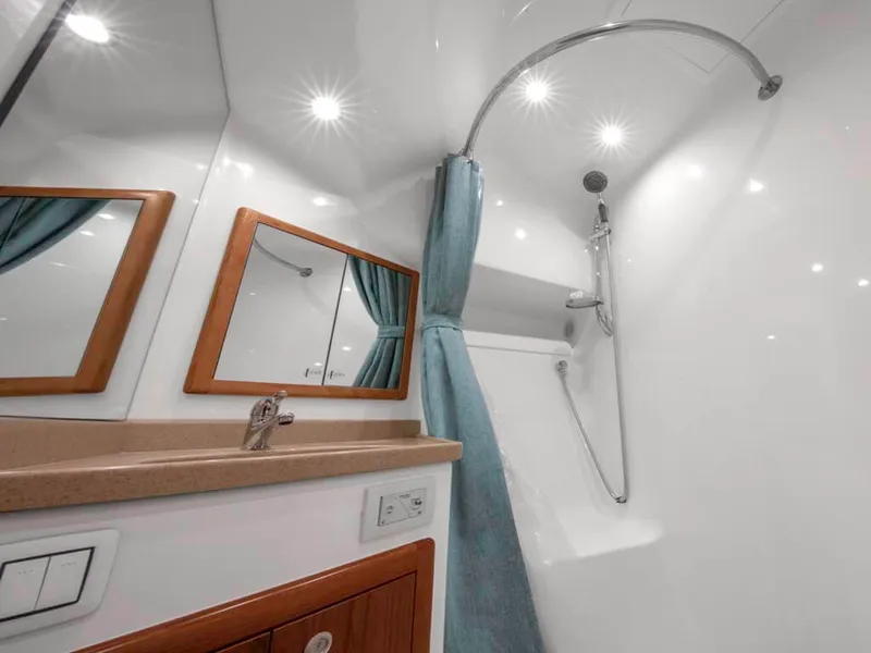 Slide: The Image of Albemarle 41 Express 2020 - 28