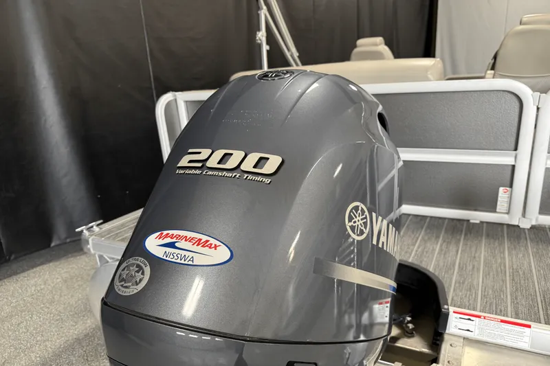 Slide: The Image of Premier 230 Sunsation 2023 - 17