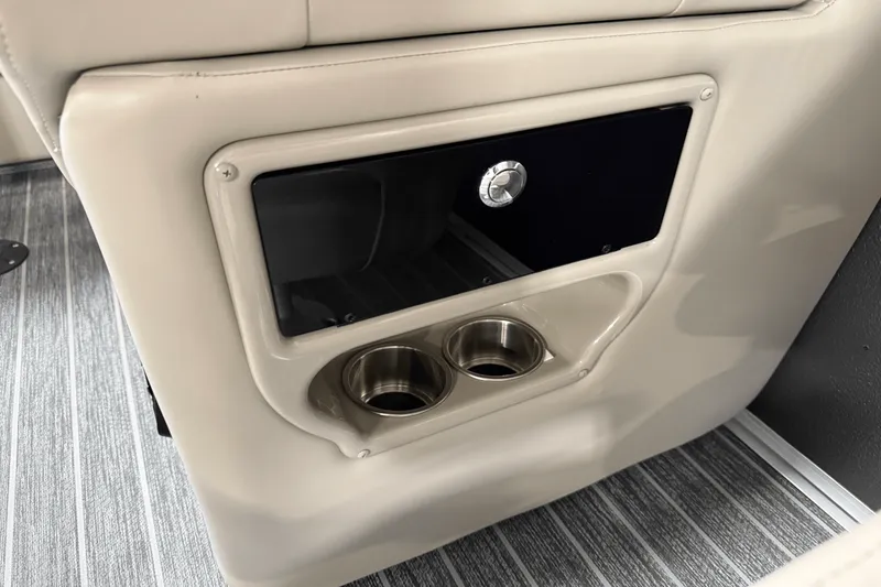 Slide: The Image of Premier 230 Sunsation 2023 - 34