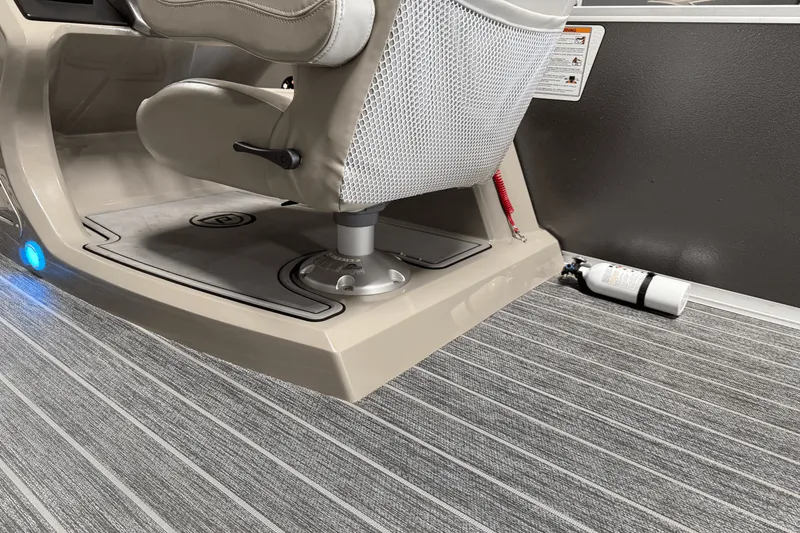 Slide: The Image of Premier 230 Sunsation 2023 - 37