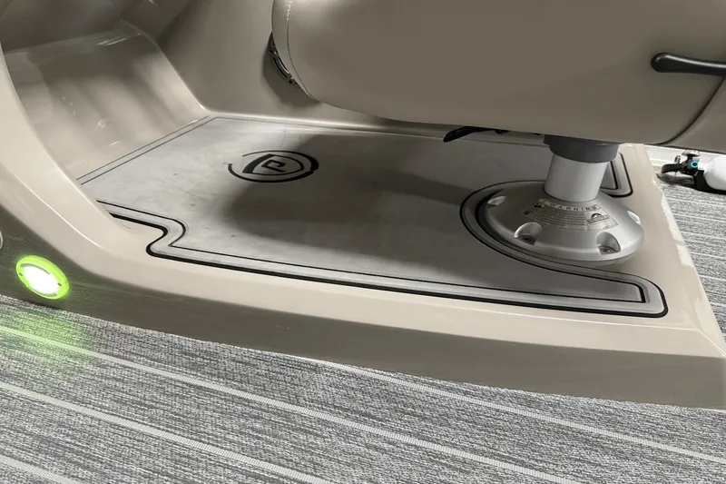 Slide: The Image of Premier 230 Sunsation 2023 - 41