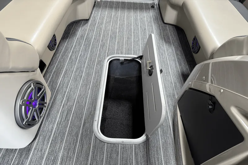 Slide: The Image of Premier 230 Sunsation 2023 - 53