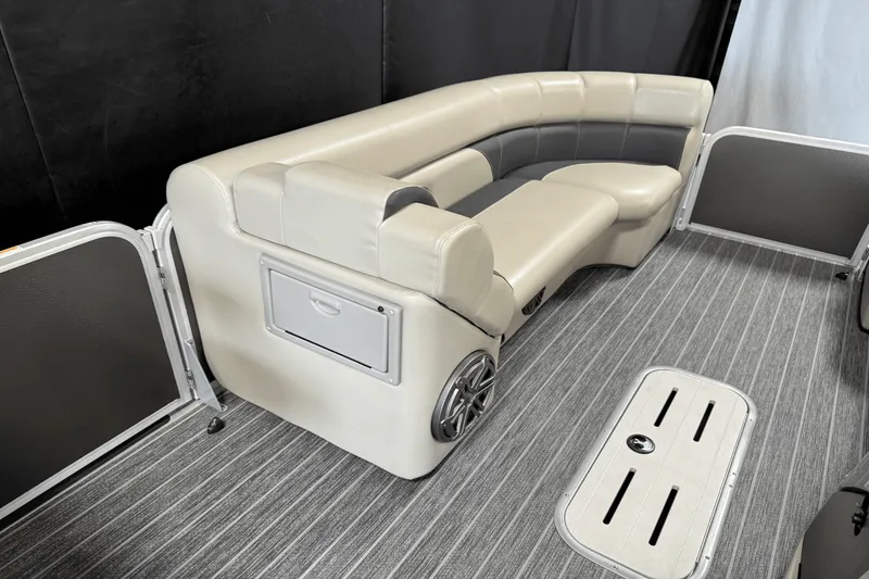 Slide: The Image of Premier 230 Sunsation 2023 - 54