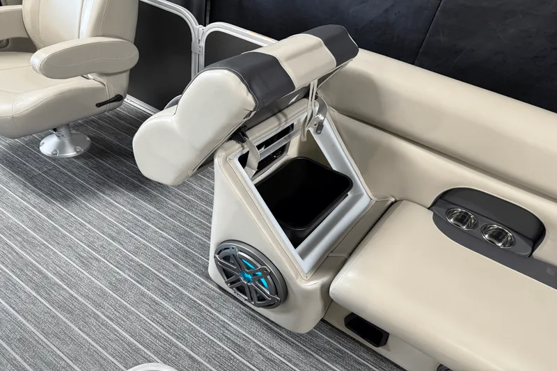 Slide: The Image of Premier 230 Sunsation 2023 - 57