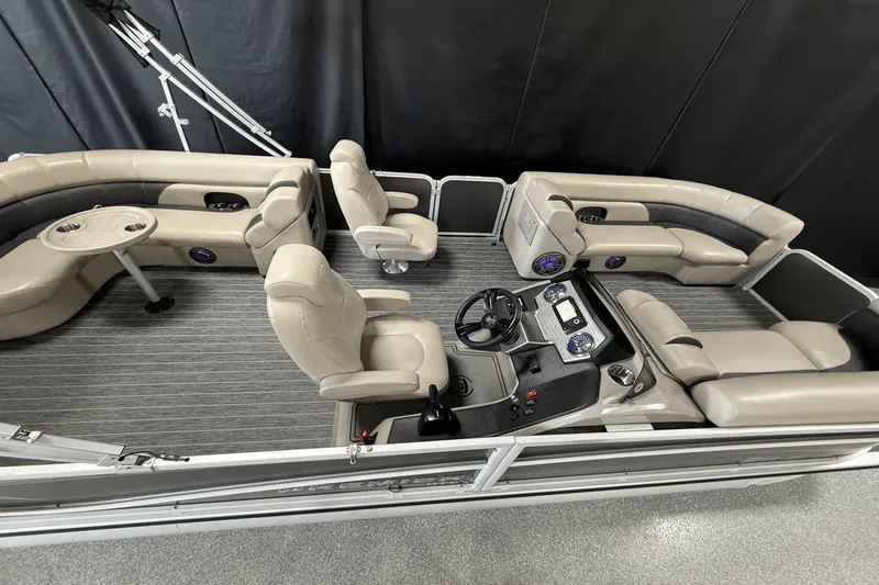 Slide: The Image of Premier 230 Sunsation 2023 - 6