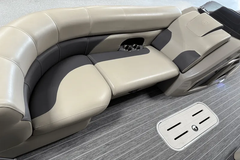 Slide: The Image of Premier 230 Sunsation 2023 - 64