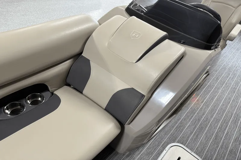 Slide: The Image of Premier 230 Sunsation 2023 - 65