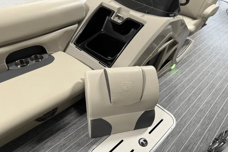 Slide: The Image of Premier 230 Sunsation 2023 - 68