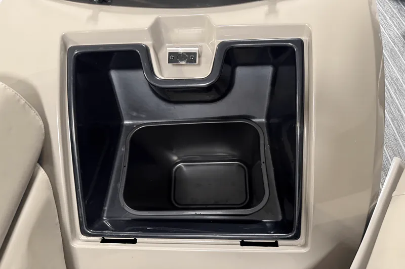 Slide: The Image of Premier 230 Sunsation 2023 - 69