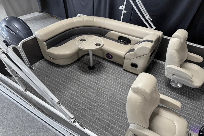 Slide: The Image of Premier 230 Sunsation 2023 - 7