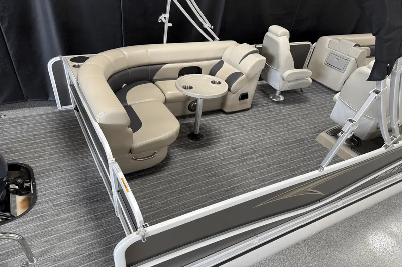 Slide: The Image of Premier 230 Sunsation 2023 - 9