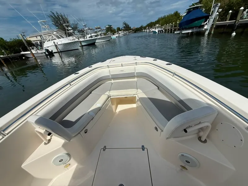 Slide: The Image of Cobia 261 CENTER CONSOLE 2018 - 11