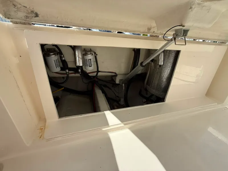 Slide: The Image of Cobia 261 CENTER CONSOLE 2018 - 22