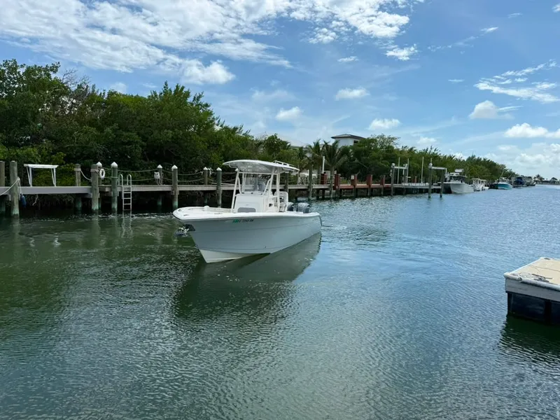 Slide: The Image of Cobia 261 CENTER CONSOLE 2018 - 2