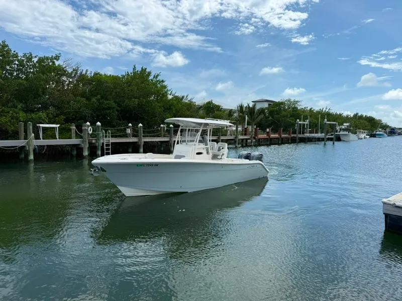 Slide: The Image of Cobia 261 CENTER CONSOLE 2018 - 3