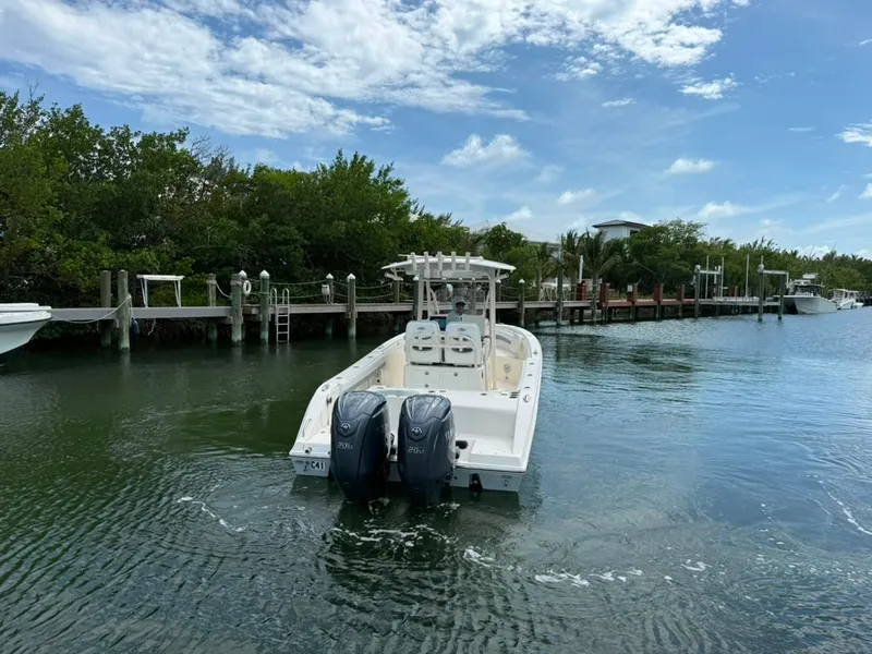 Slide: The Image of Cobia 261 CENTER CONSOLE 2018 - 7