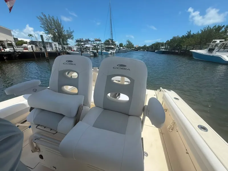 Slide: The Image of Cobia 261 CENTER CONSOLE 2018 - 19