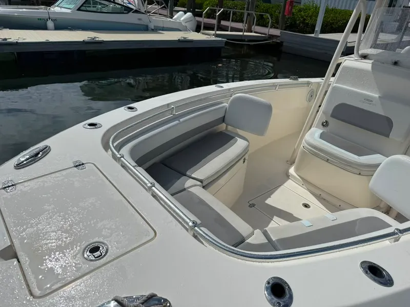 Slide: The Image of Cobia 261 CENTER CONSOLE 2018 - 9