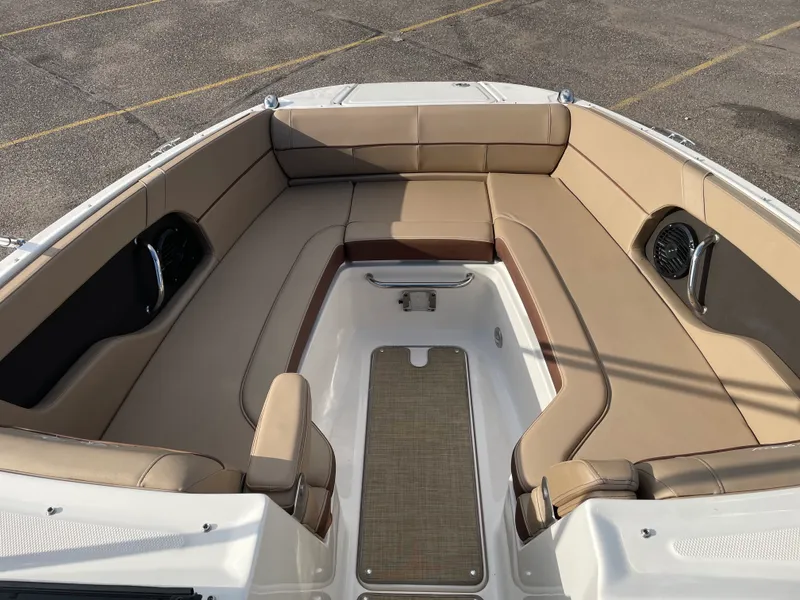 Slide: The Image of Sea Ray 240 SUNDECK 2017 - 14