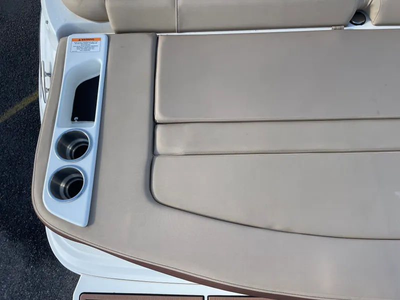 Slide: The Image of Sea Ray 240 SUNDECK 2017 - 46