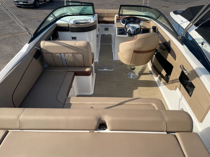 Slide: The Image of Sea Ray 240 SUNDECK 2017 - 48