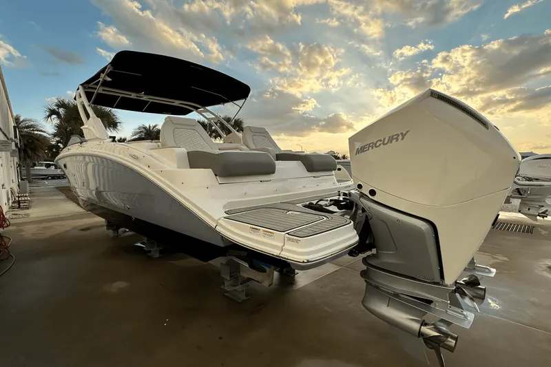 Slide: The Image of Sea Ray 290 SDX OB 2023 - 16
