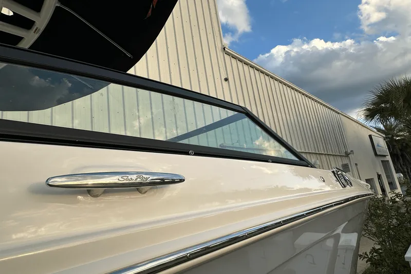 Slide: The Image of Sea Ray 290 SDX OB 2023 - 22