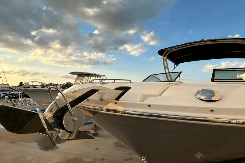 Slide: The Image of Sea Ray 290 SDX OB 2023 - 28