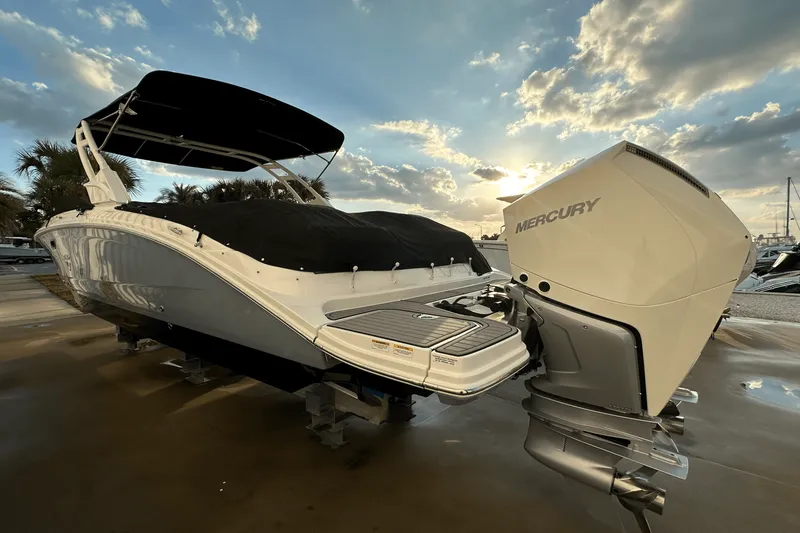Slide: The Image of Sea Ray 290 SDX OB 2023 - 3