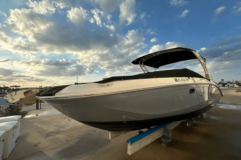 Slide: The Image of Sea Ray 290 SDX OB 2023 - 4