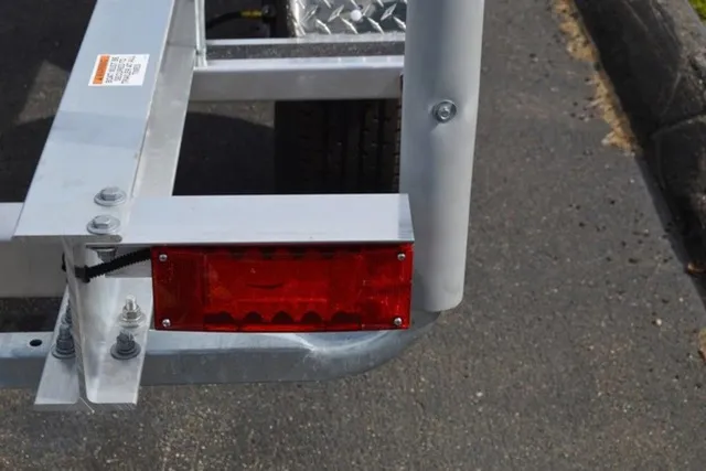 Slide: The Image of Venture Trailers Aluminum Tandem Axle Commander Series COM-7300 2024 - 3