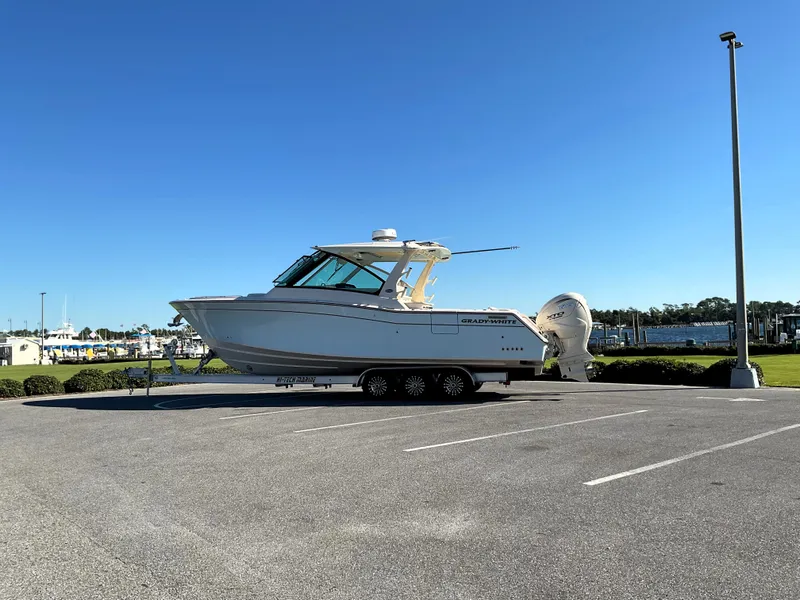 Slide: The Image of Grady-White Freedom 345 2026 - 0