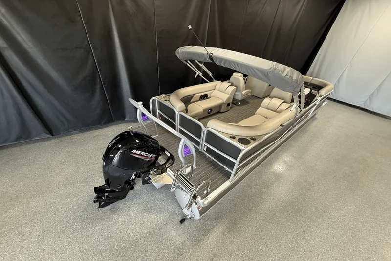 Slide: The Image of Premier 230 Sunsation 2022 - 11