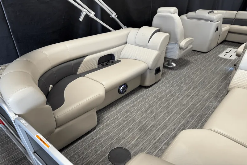 Slide: The Image of Premier 230 Sunsation 2022 - 25