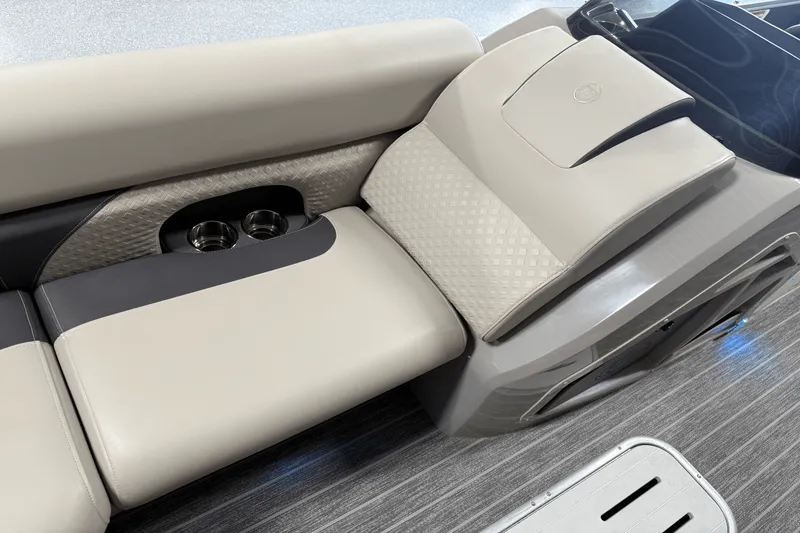 Slide: The Image of Premier 230 Sunsation 2022 - 70