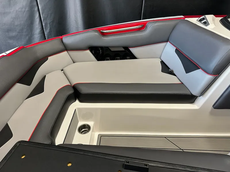 Slide: The Image of Moomba MAKAI 2019 - 4