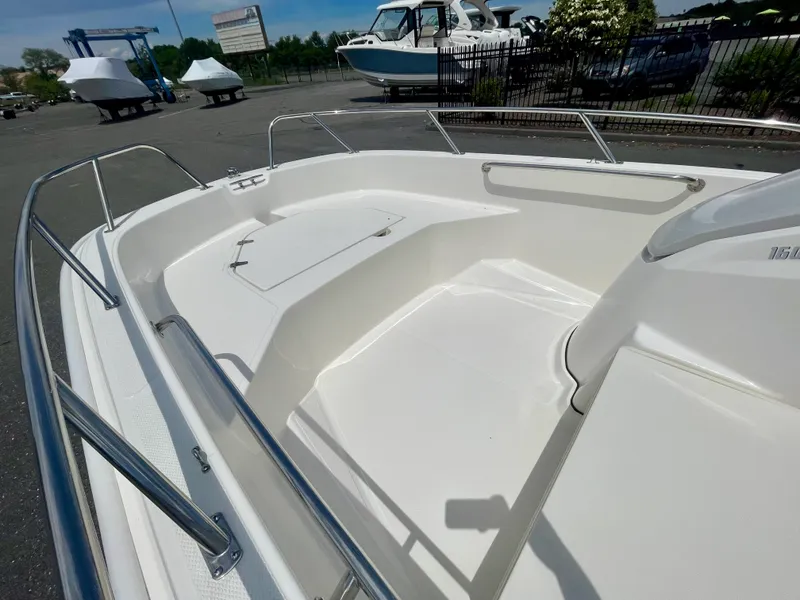 Slide: The Image of Boston Whaler 160 Super Sport 2026 - 8