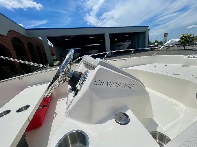 Slide: The Image of Boston Whaler 160 Super Sport 2026 - 6