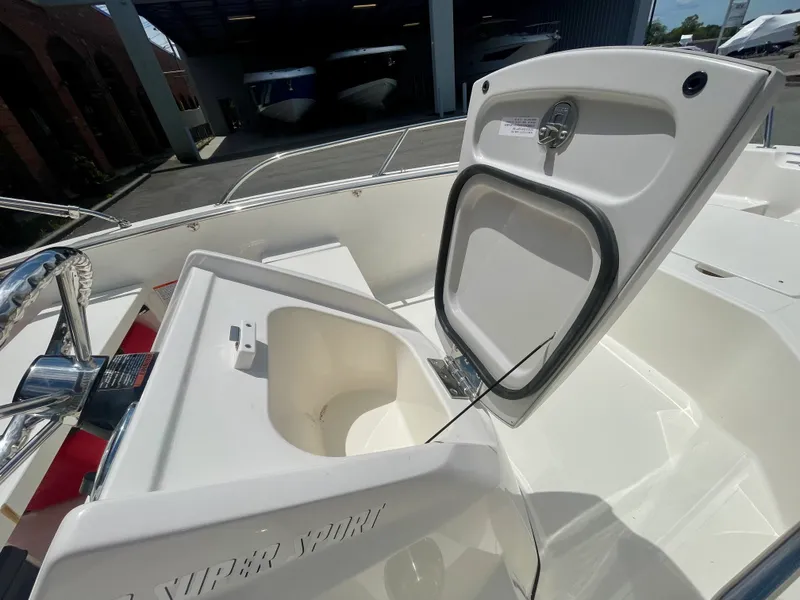 Slide: The Image of Boston Whaler 160 Super Sport 2026 - 7