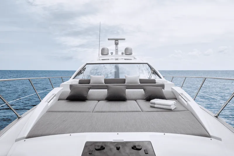 Slide: The Image of Azimut S6 2023 - 26
