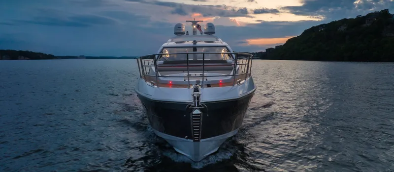 Slide: The Image of Azimut S6 2023 - 10